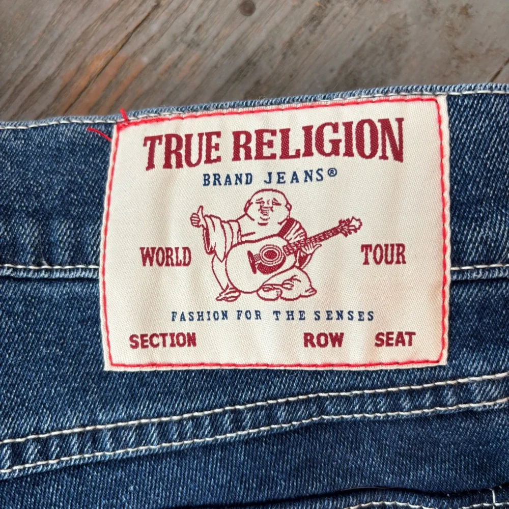 NWT True Religion Geno relaxed slim fit jeans | size 33x32